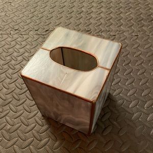 Marble seashell tissue box holder